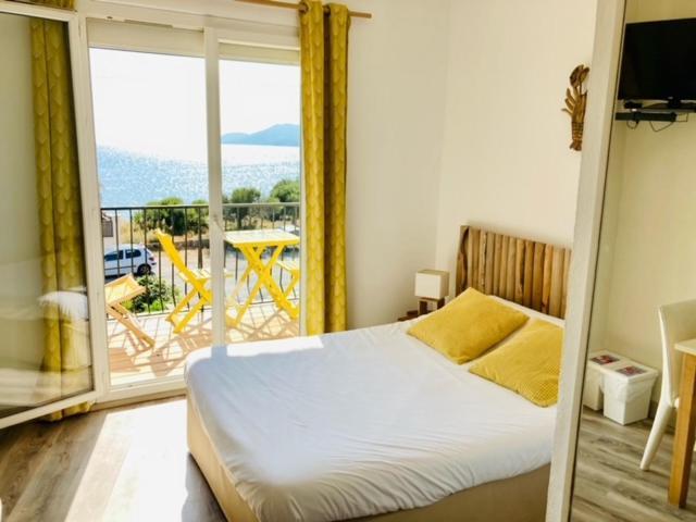Hotel Almanarre Plage - Hotel Eco-Responsable Face A La Mer Hyeres Ngoại thất bức ảnh